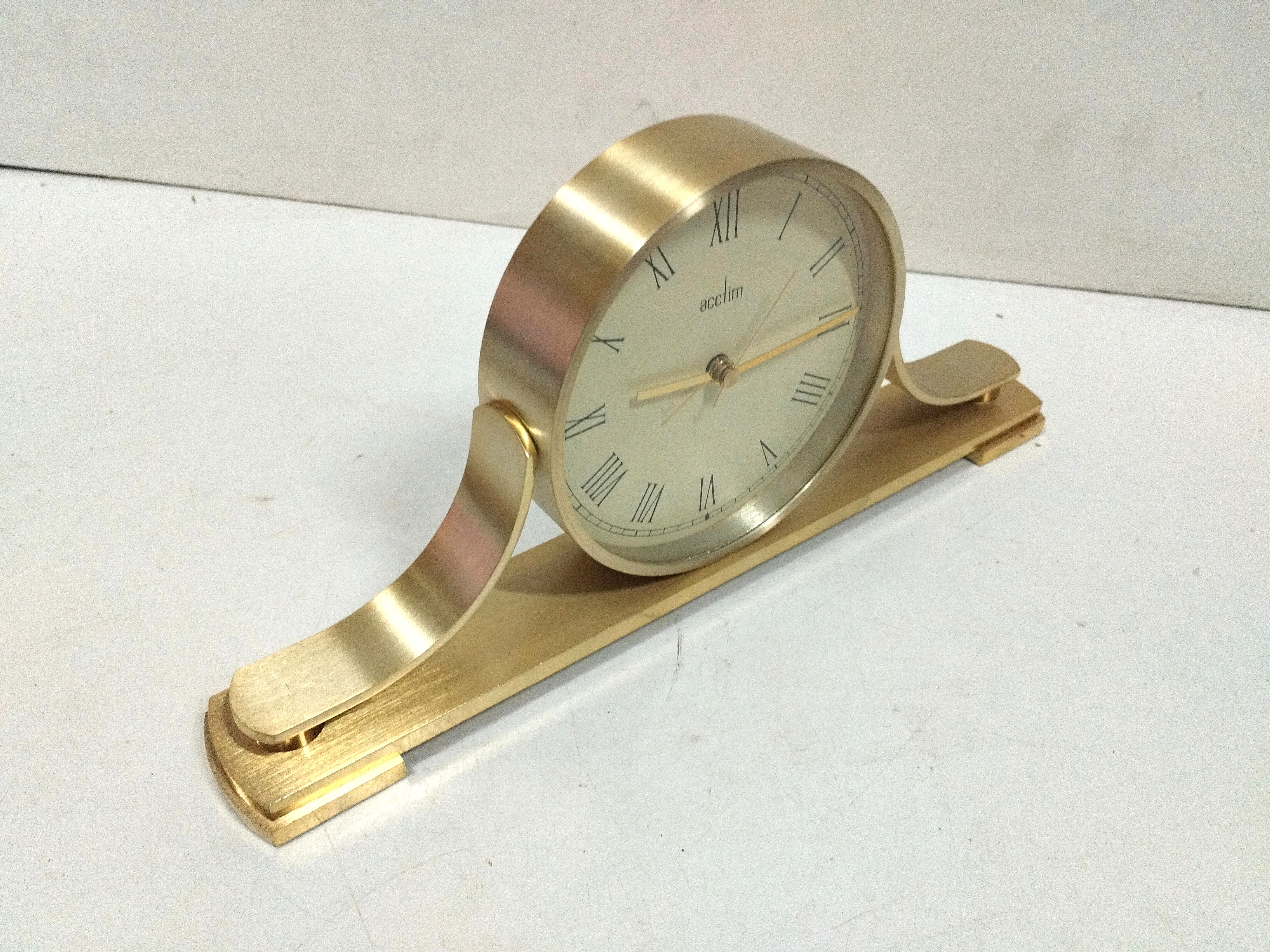 reloj sobremesa metal dorado 14.3x32x4.5 1u